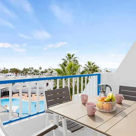 Sea View Terrace, 3 Min Pool & Fast Wifi Apartament *